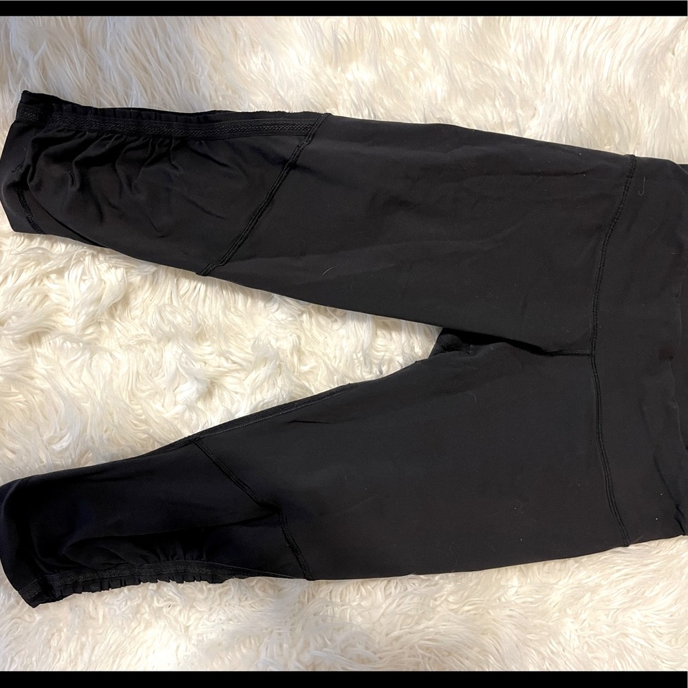 Lululemon Crop Black Capri